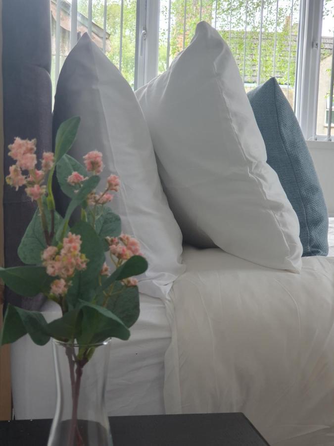 1 & 2 Bed Apartments - Desborough, Kettering, Family, Wifi, Parking Exterior foto