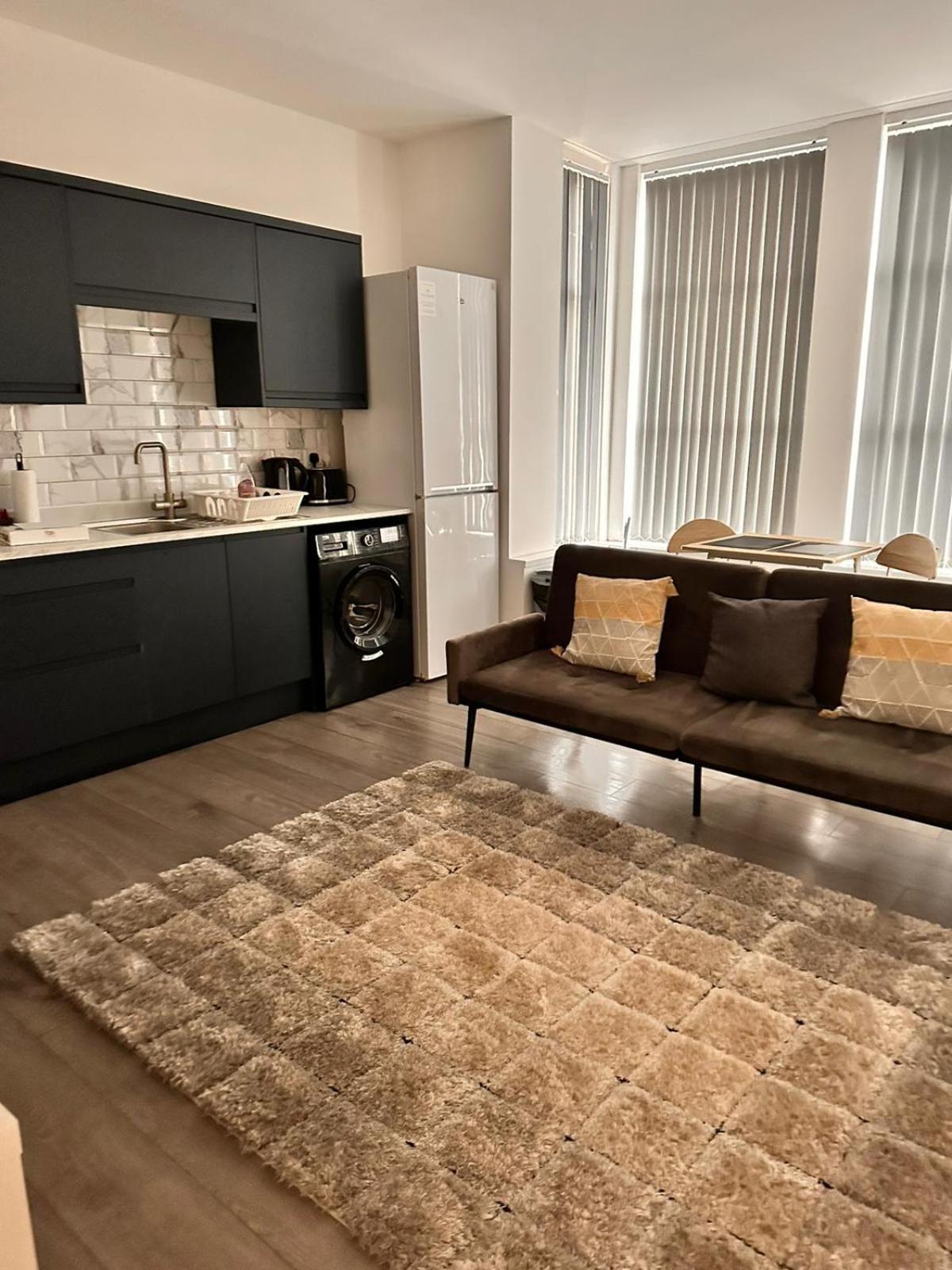 1 & 2 Bed Apartments - Desborough, Kettering, Family, Wifi, Parking Exterior foto