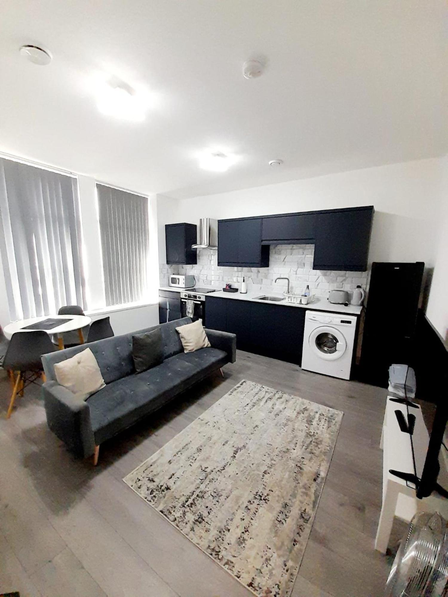 1 & 2 Bed Apartments - Desborough, Kettering, Family, Wifi, Parking Exterior foto